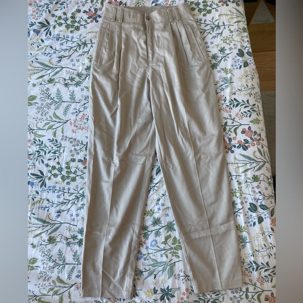 Size 6 vintage LizSport dress pants, tan
